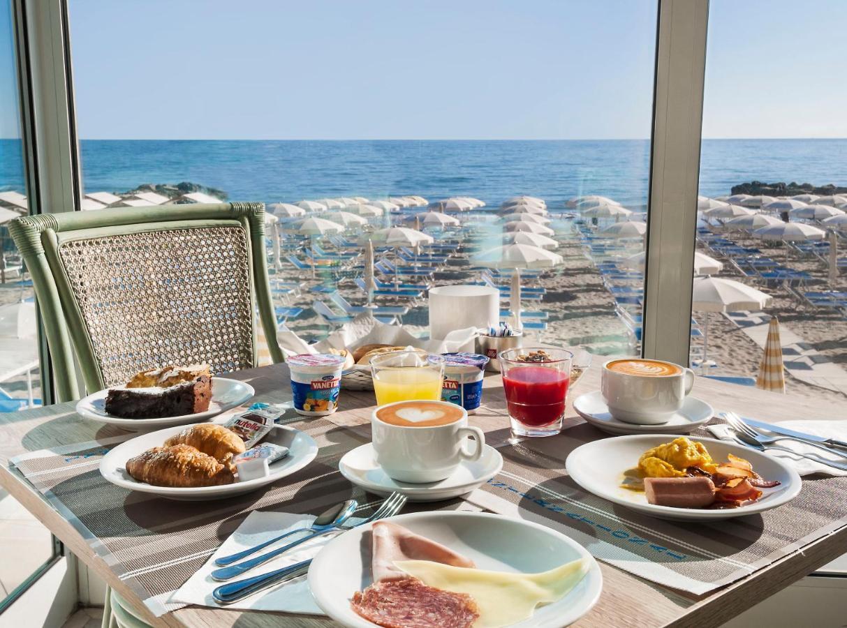 Hotel International Direttamente Sulla Sabbia Misano Adriatico Eksteriør bilde