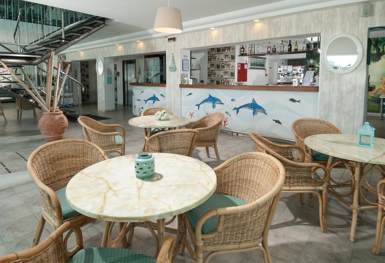 Hotel International Direttamente Sulla Sabbia Misano Adriatico Eksteriør bilde